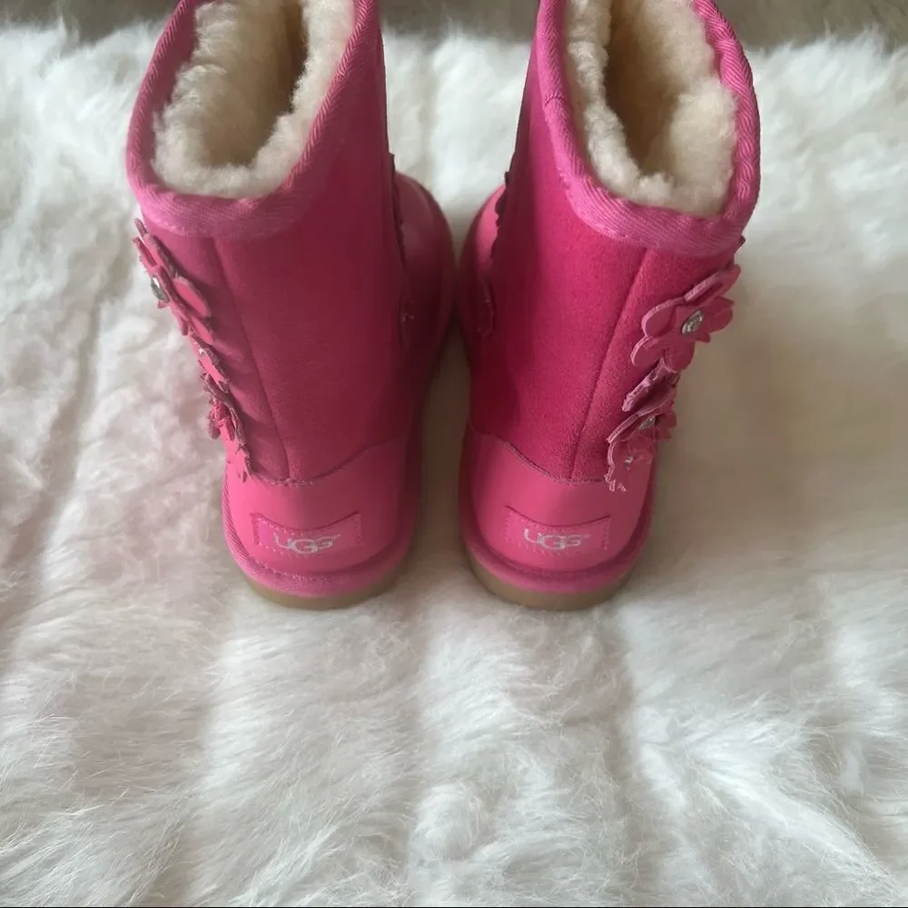 UGG Nubuck Studded Accents Snow Boots (4)